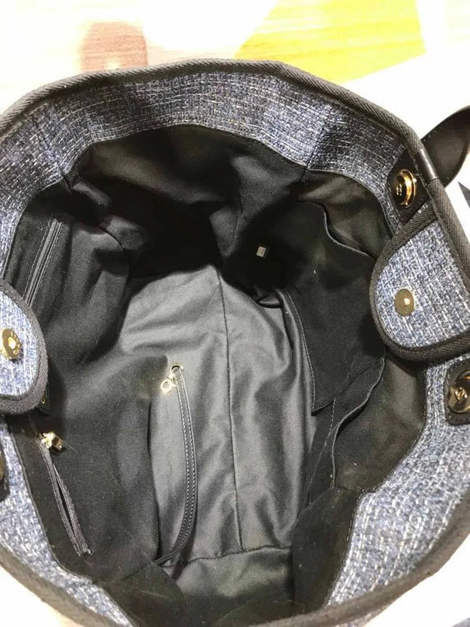 Black Tote O9048