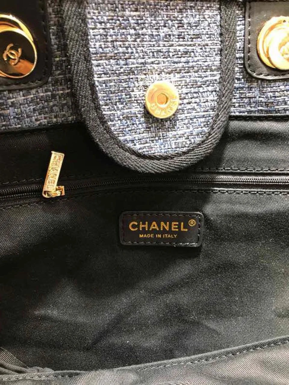 Black Tote O9048