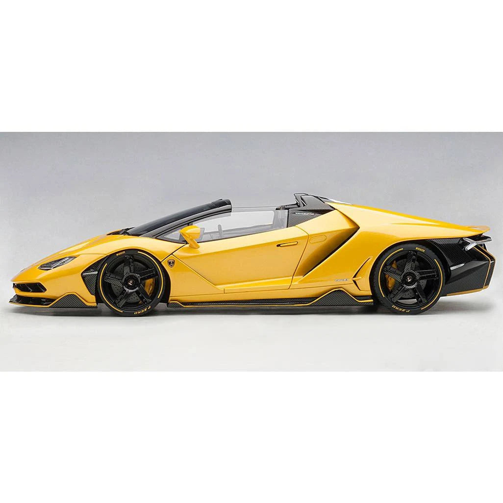 1/18 Pearl Yellow Model Car V87955