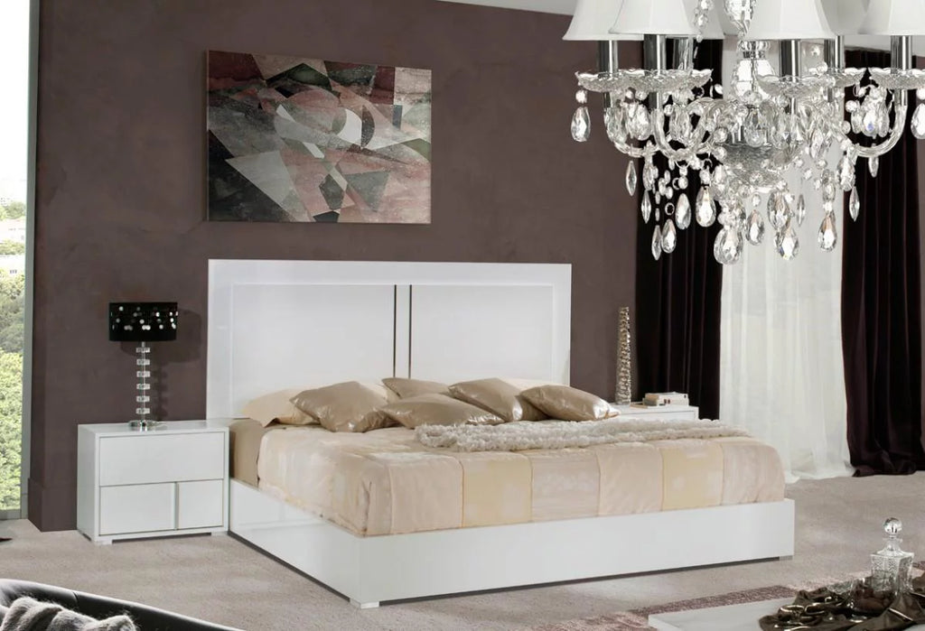 White Gloss Finish Queen Platform Bed C4353