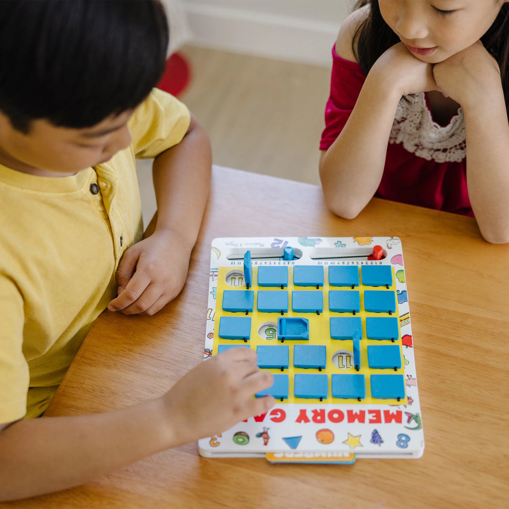 Wooden Travel Memory Game with 7 Double-Sided Cards A563874