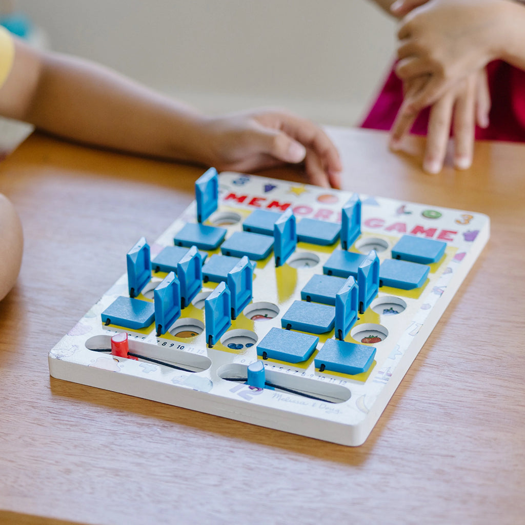 Wooden Travel Memory Game with 7 Double-Sided Cards A563874