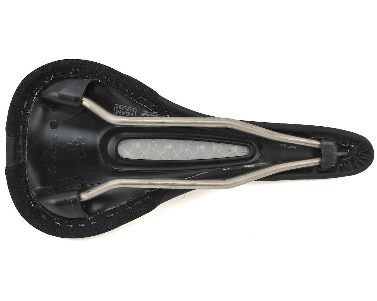 Black Saddle C5910