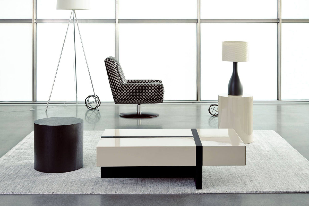 Round End Table Black Oak M28300