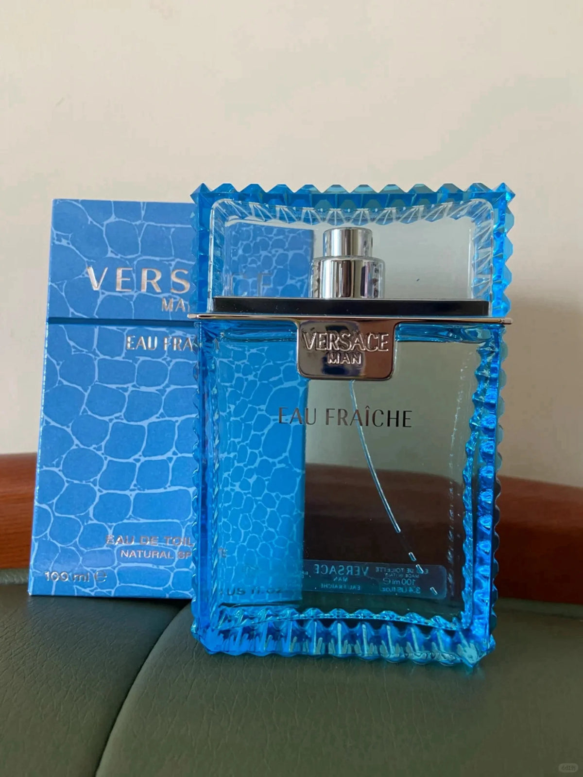 Eau De Toilette 100ml 3.4oz Cologne Spray Y757062