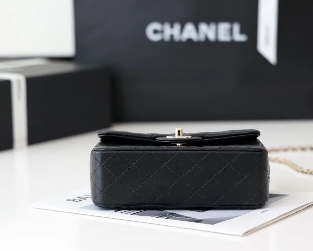 Black Mini Flapbag With Top Handle S103416