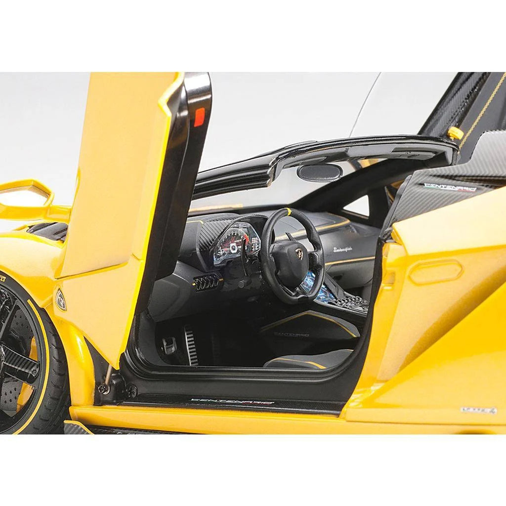 1/18 Pearl Yellow Model Car V87955